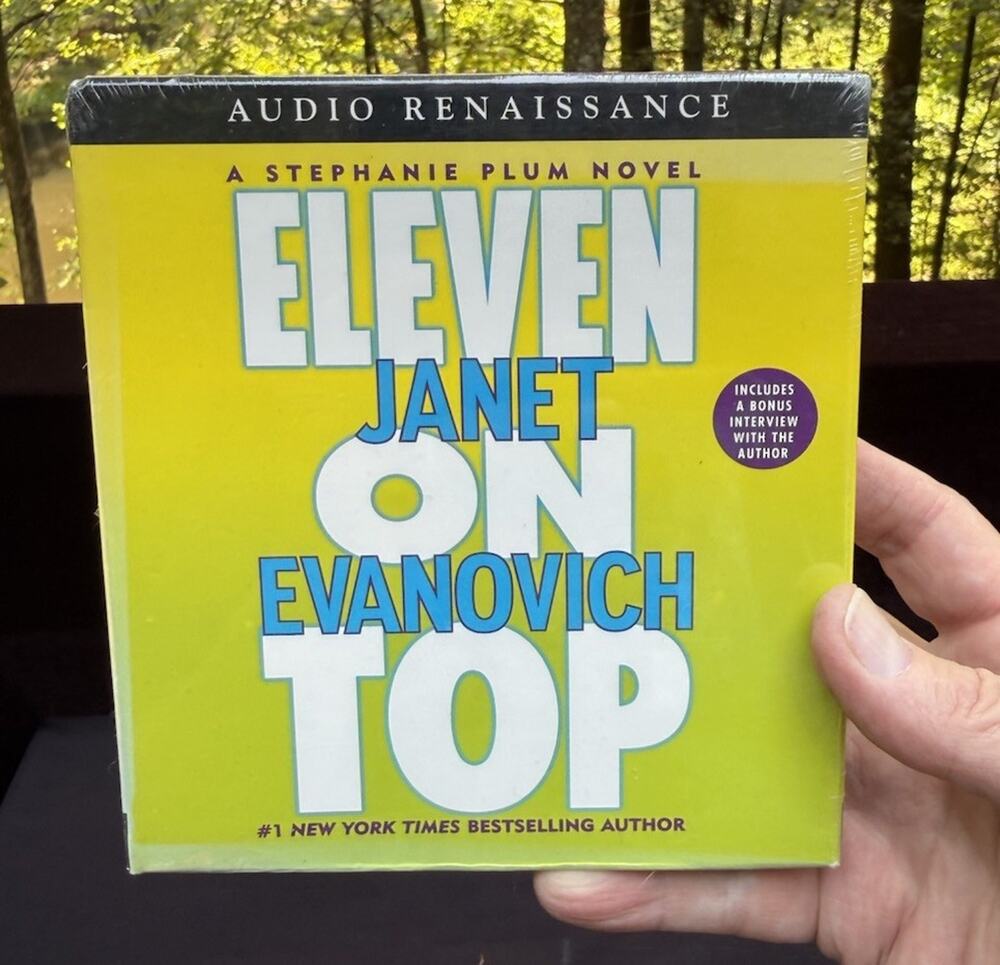 Eleven on Top Stephanie Plum, No. 11 Audio CD By Janet Evanovich Brand New! -B4